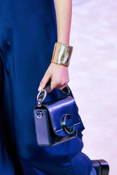 Look 50